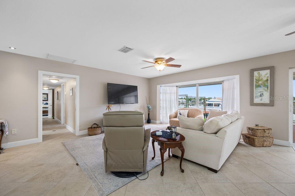 Living Room - Showing Hallway - 530 79TH ST S, ST PETERSBURG