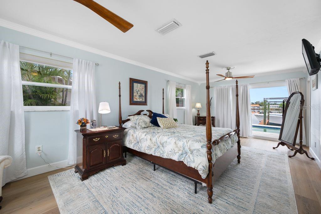 Primary Suite - Slider Leads to Pool and Dock - 530 79TH ST S, ST PETERSBURG