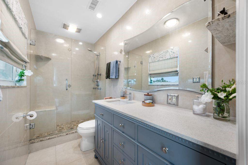 En-Suite Bath with Step In Shower - 530 79TH ST S, ST PETERSBURG