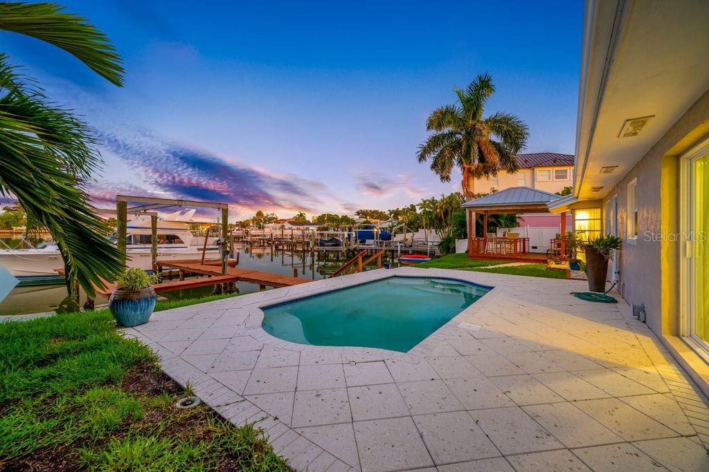 The Twilight views are so nice - Sunrises are wonderful, too! - 530 79TH ST S, ST PETERSBURG
