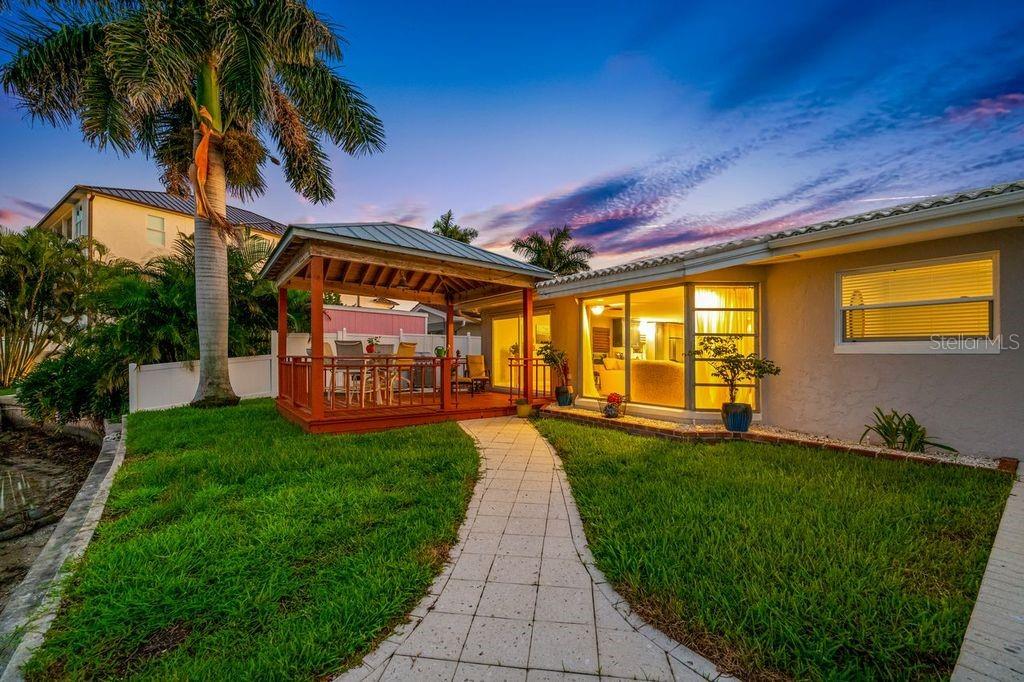 Plenty of Greenspace for your Pets - 530 79TH ST S, ST PETERSBURG