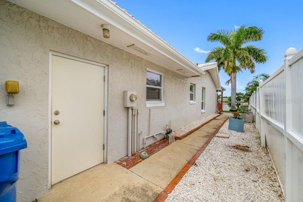 Right Side of Home - 530 79TH ST S, ST PETERSBURG