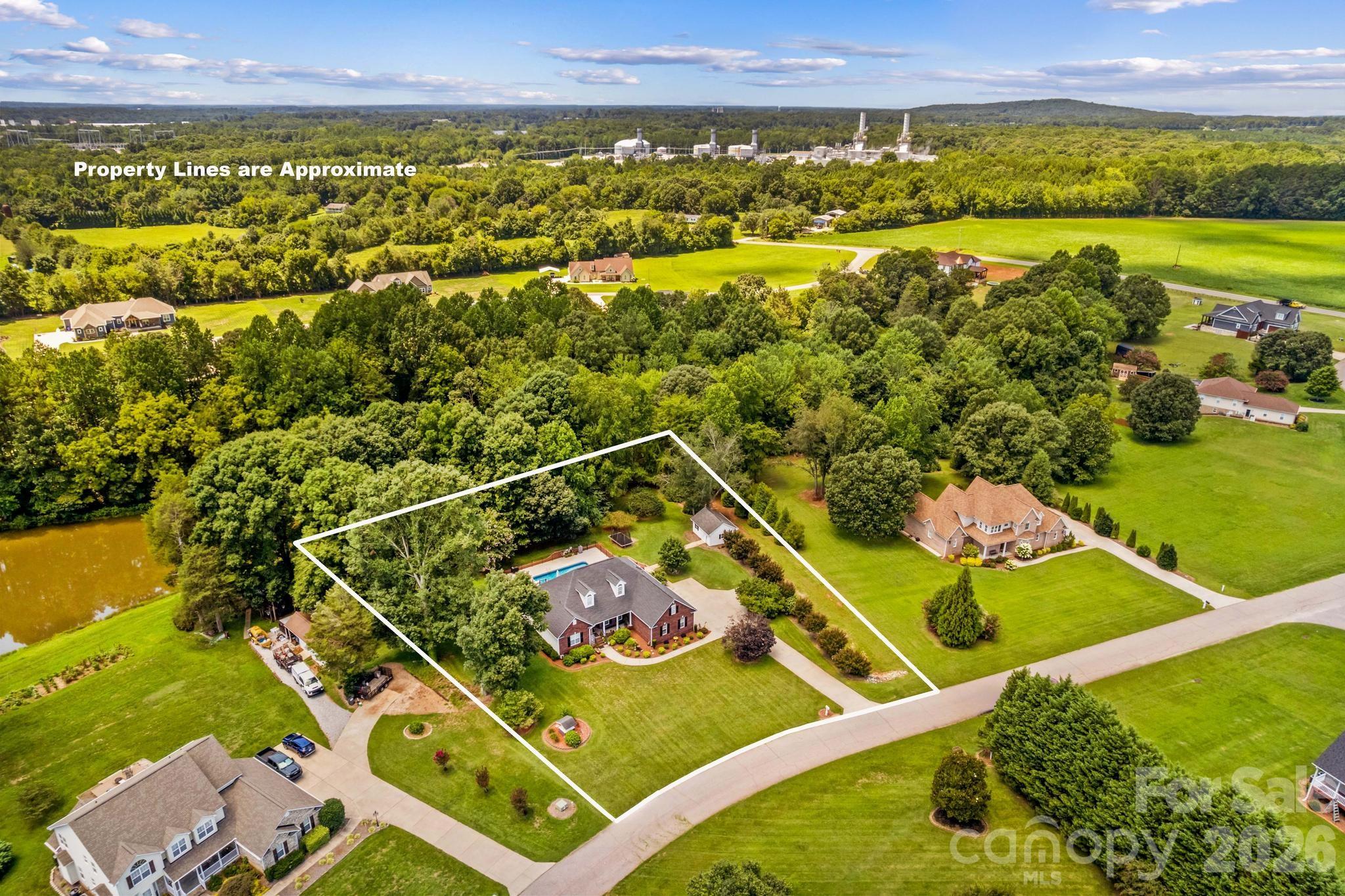 Single Family Residence at 276 Falcon Crest Lane, Salisbury, photo 3 of 48
