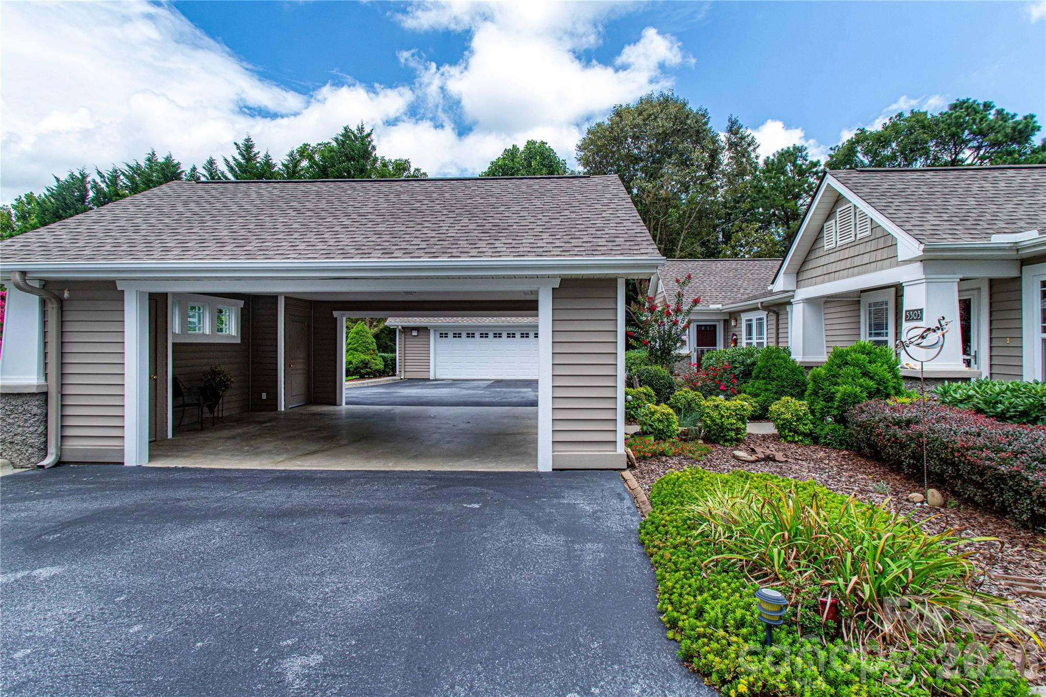 Townhouse at 5303 Wood Duck Way, Hendersonville, photo 9 of 38