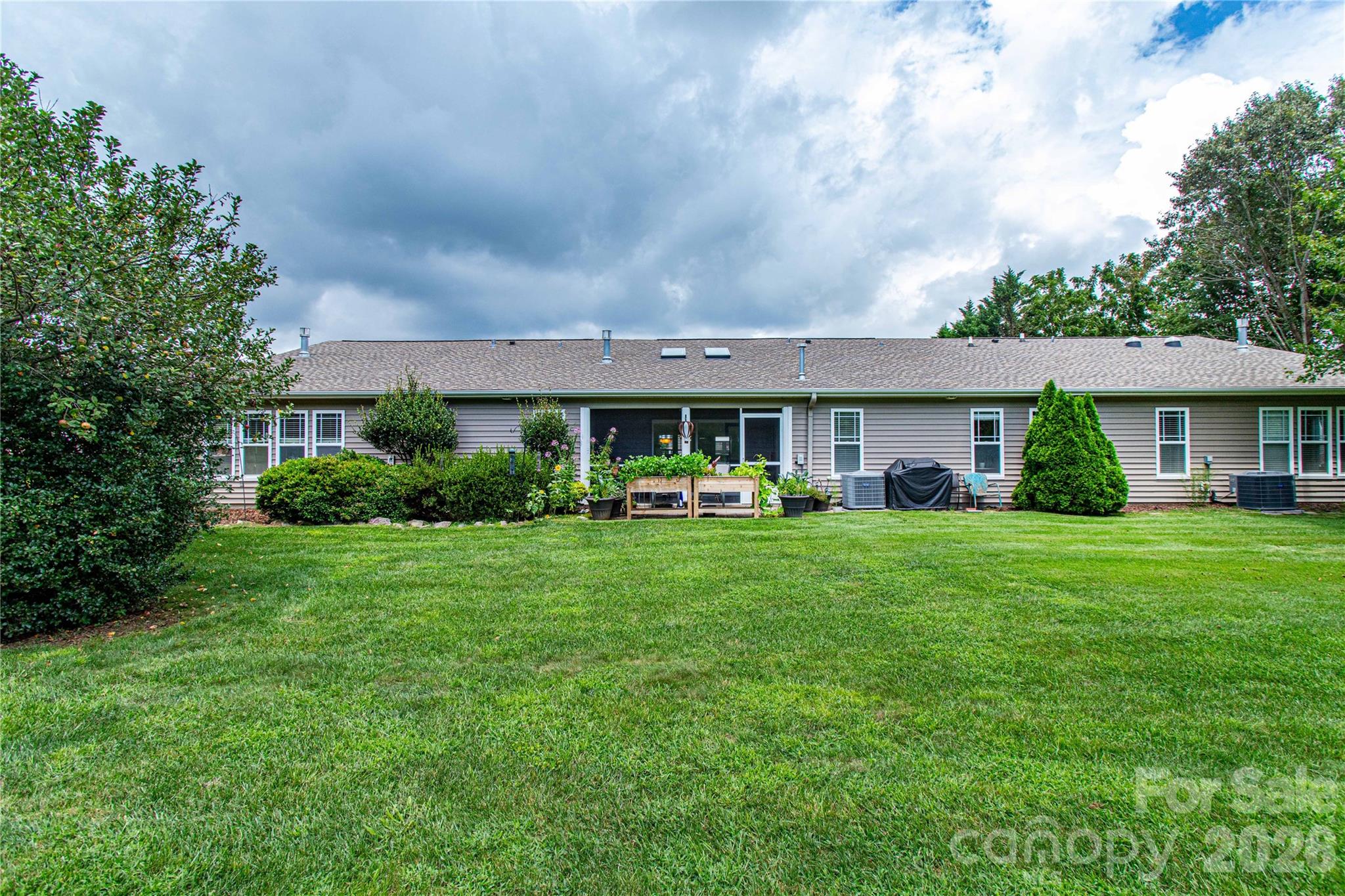 Townhouse at 5303 Wood Duck Way, Hendersonville, photo 13 of 38