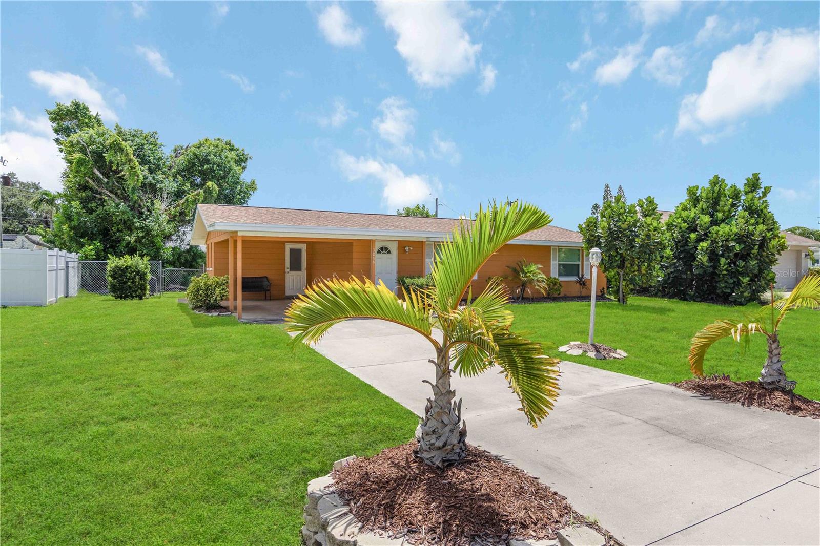 Single Family Residence at 3035 SHAMROCK DR, VENICE, photo 2 of 59