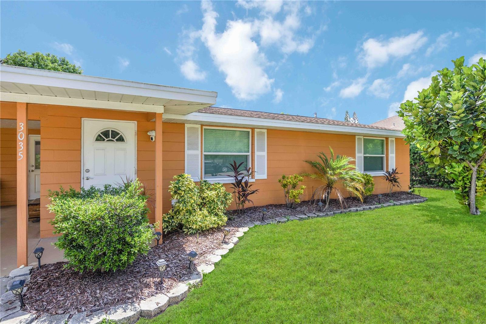 Single Family Residence at 3035 SHAMROCK DR, VENICE, photo 6 of 59