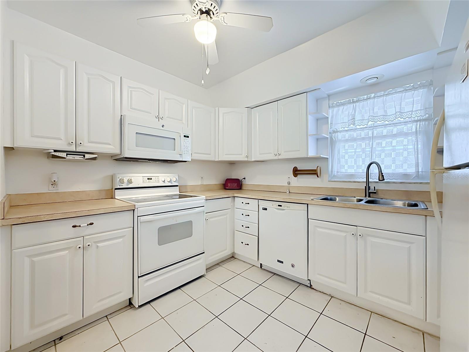 Condominium at 9945 47TH AVE N #203, ST PETERSBURG, photo 9 of 65