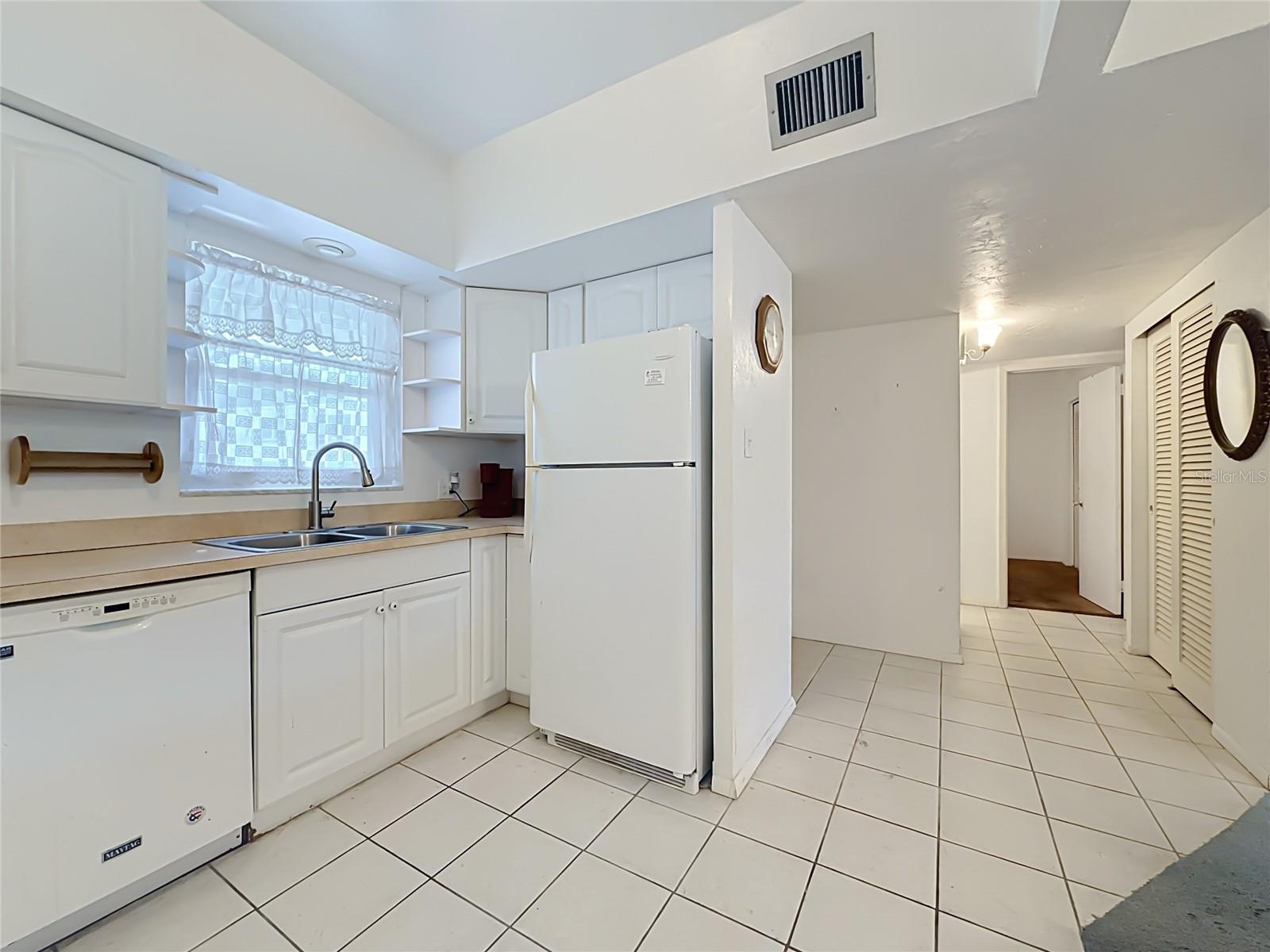 Condominium at 9945 47TH AVE N #203, ST PETERSBURG, photo 12 of 65