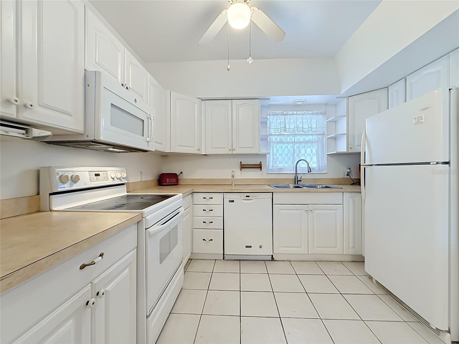 Condominium at 9945 47TH AVE N #203, ST PETERSBURG, photo 13 of 65