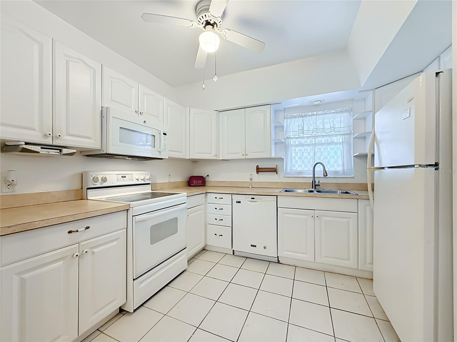 Condominium at 9945 47TH AVE N #203, ST PETERSBURG, photo 14 of 65