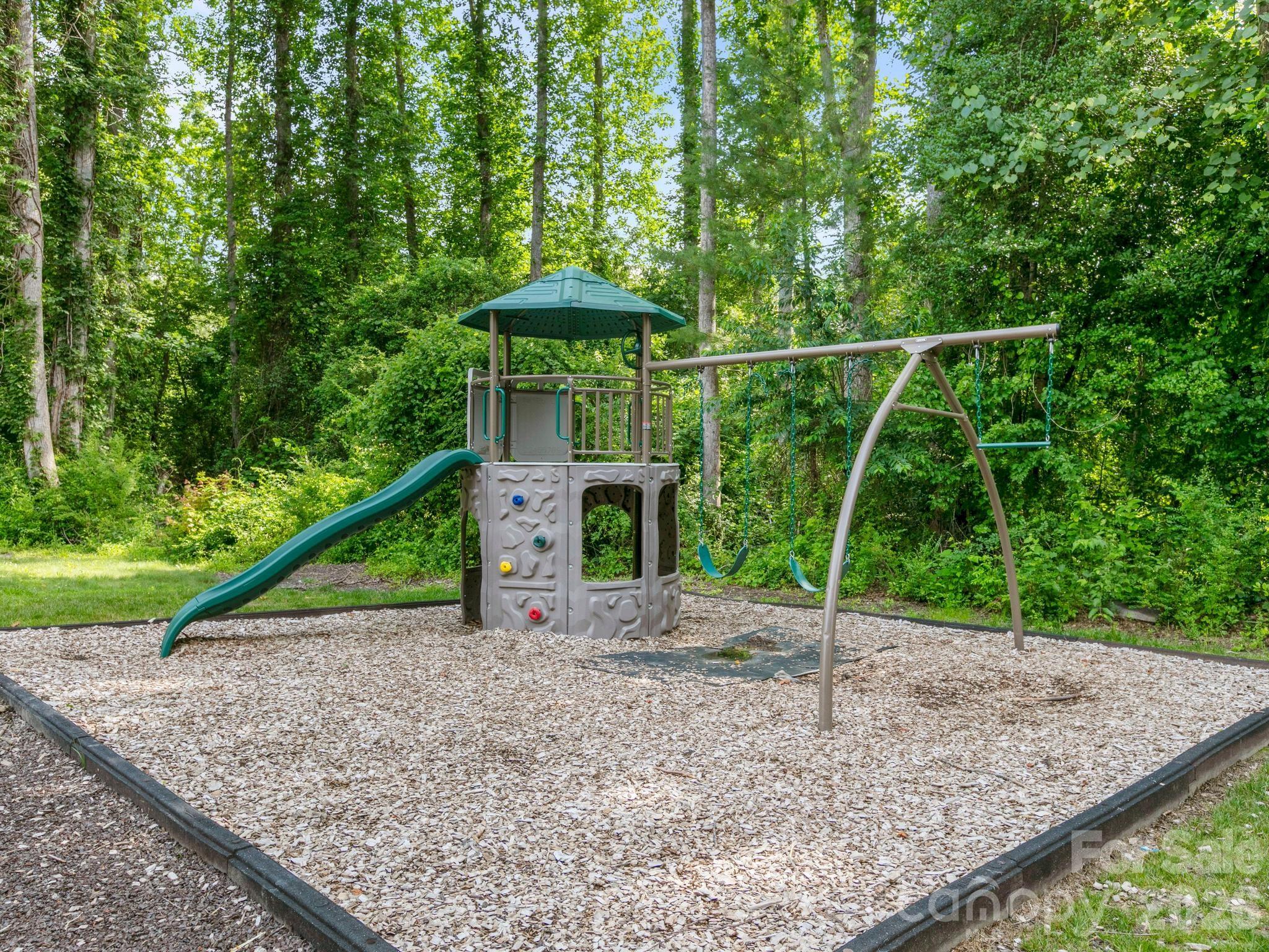 Condominium at 43 Foxden Drive, Fletcher, photo 20 of 24