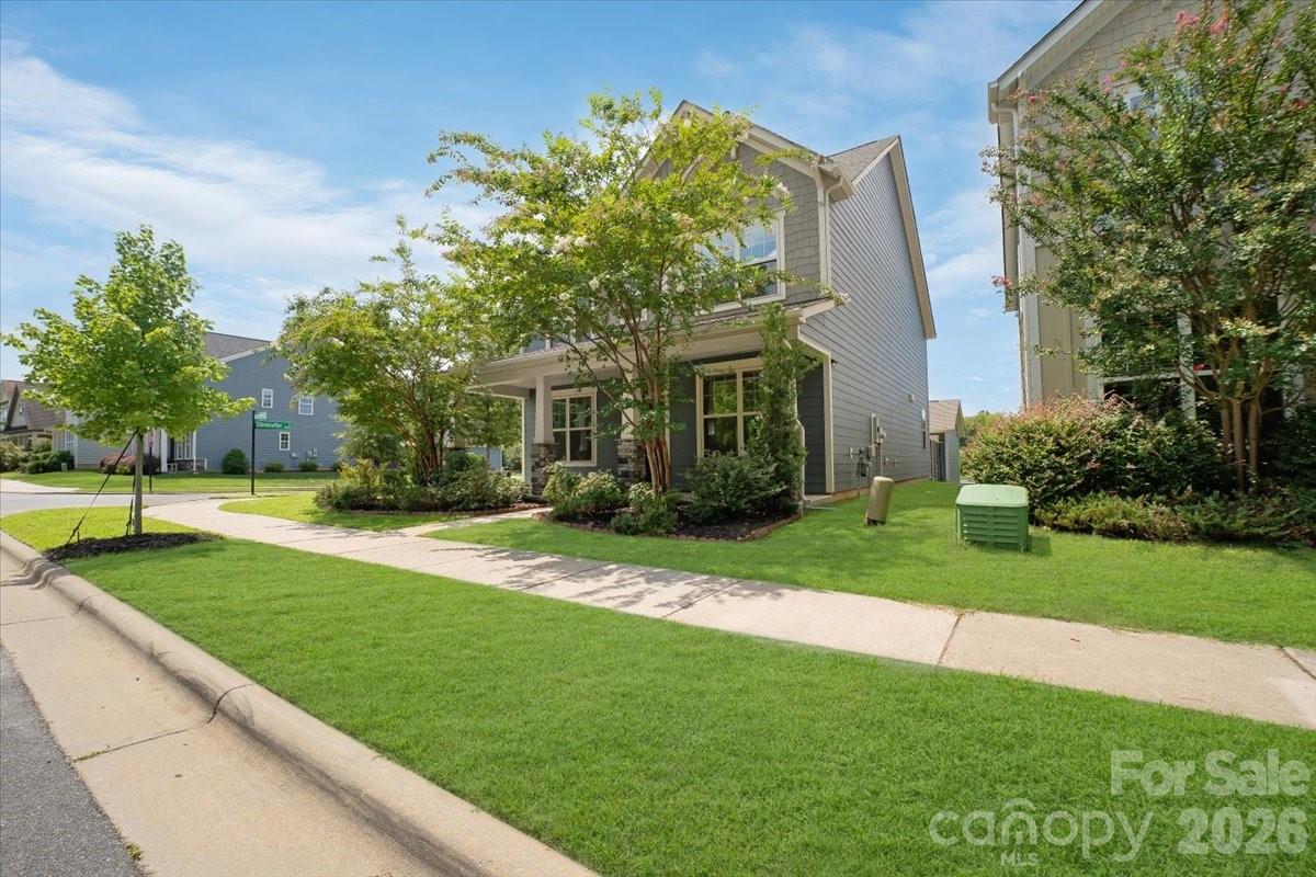 Single Family Residence at 15505 Davidson East Drive, Davidson, photo 5 of 48