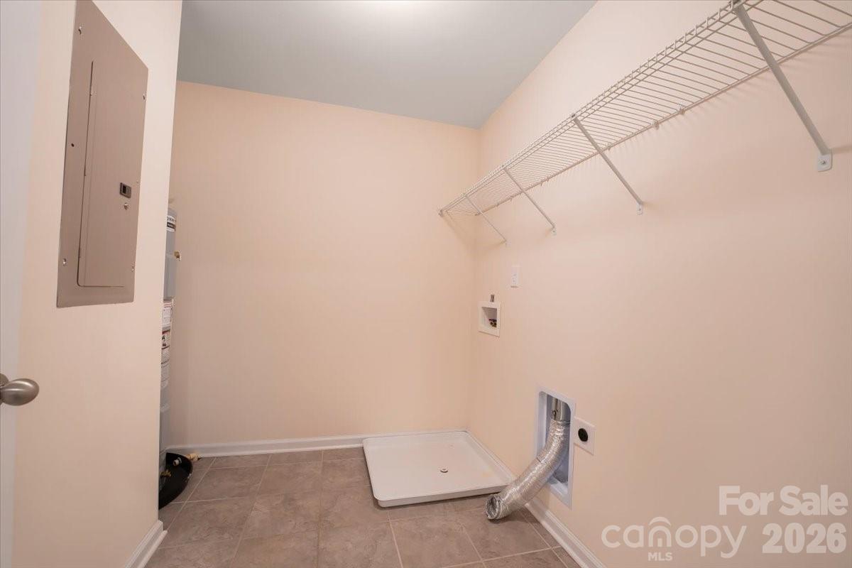 Laundry - 15505 Davidson East Drive, Davidson