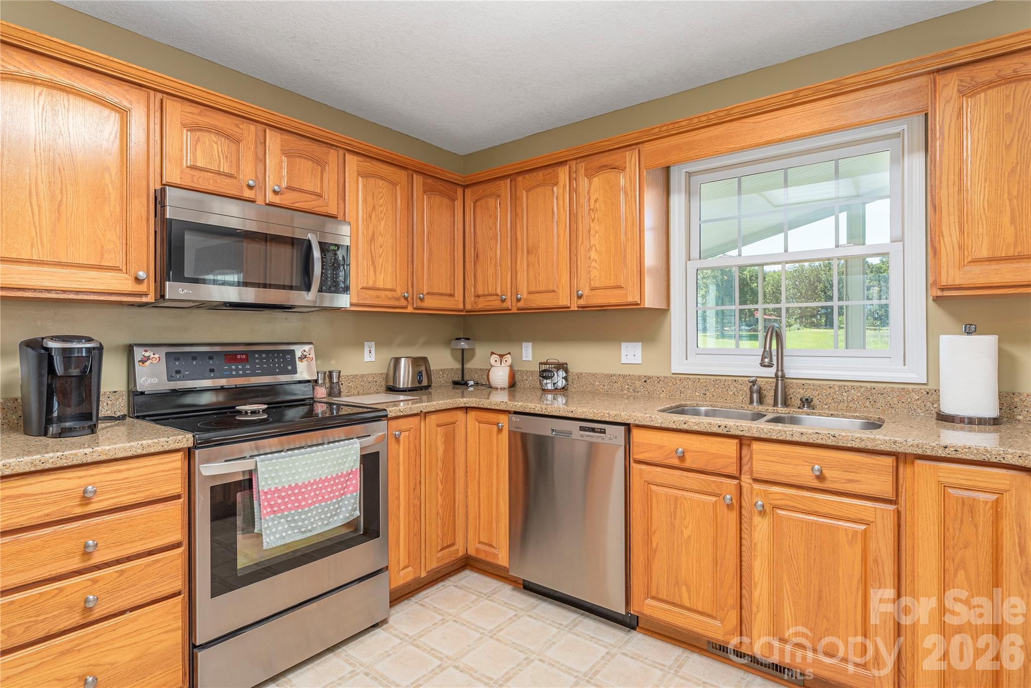 Single Family Residence at 35 Forest Knoll Drive, Weaverville, photo 16 of 33
