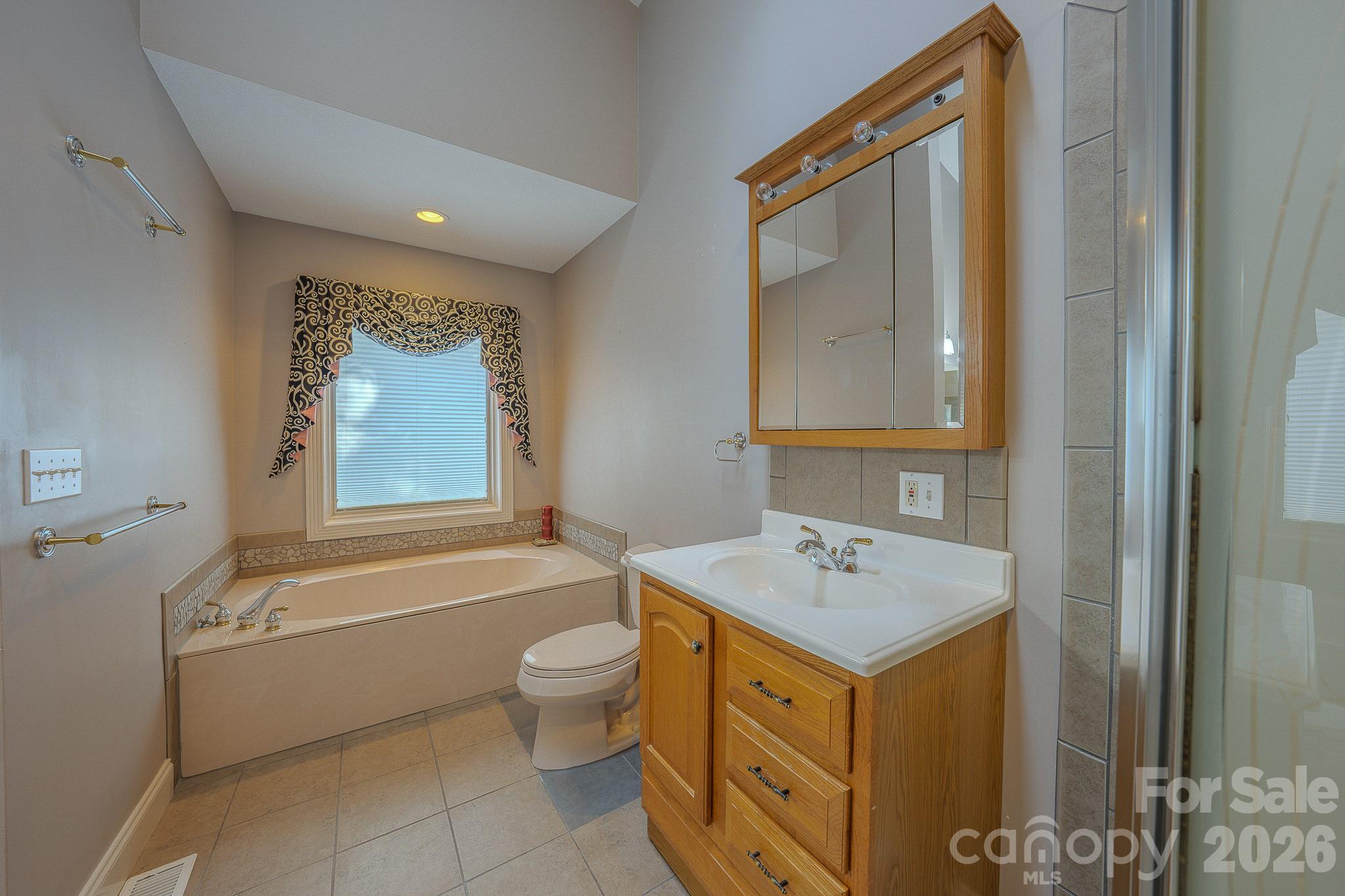 Single Family Residence at 5 Kari Circle, Candler, photo 20 of 44