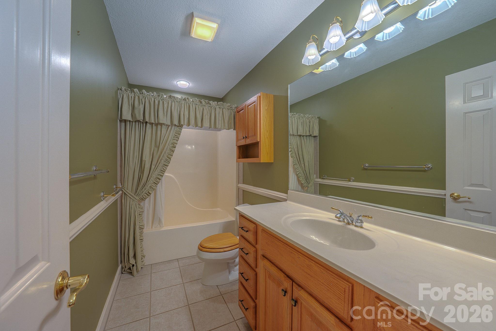 Single Family Residence at 5 Kari Circle, Candler, photo 29 of 44