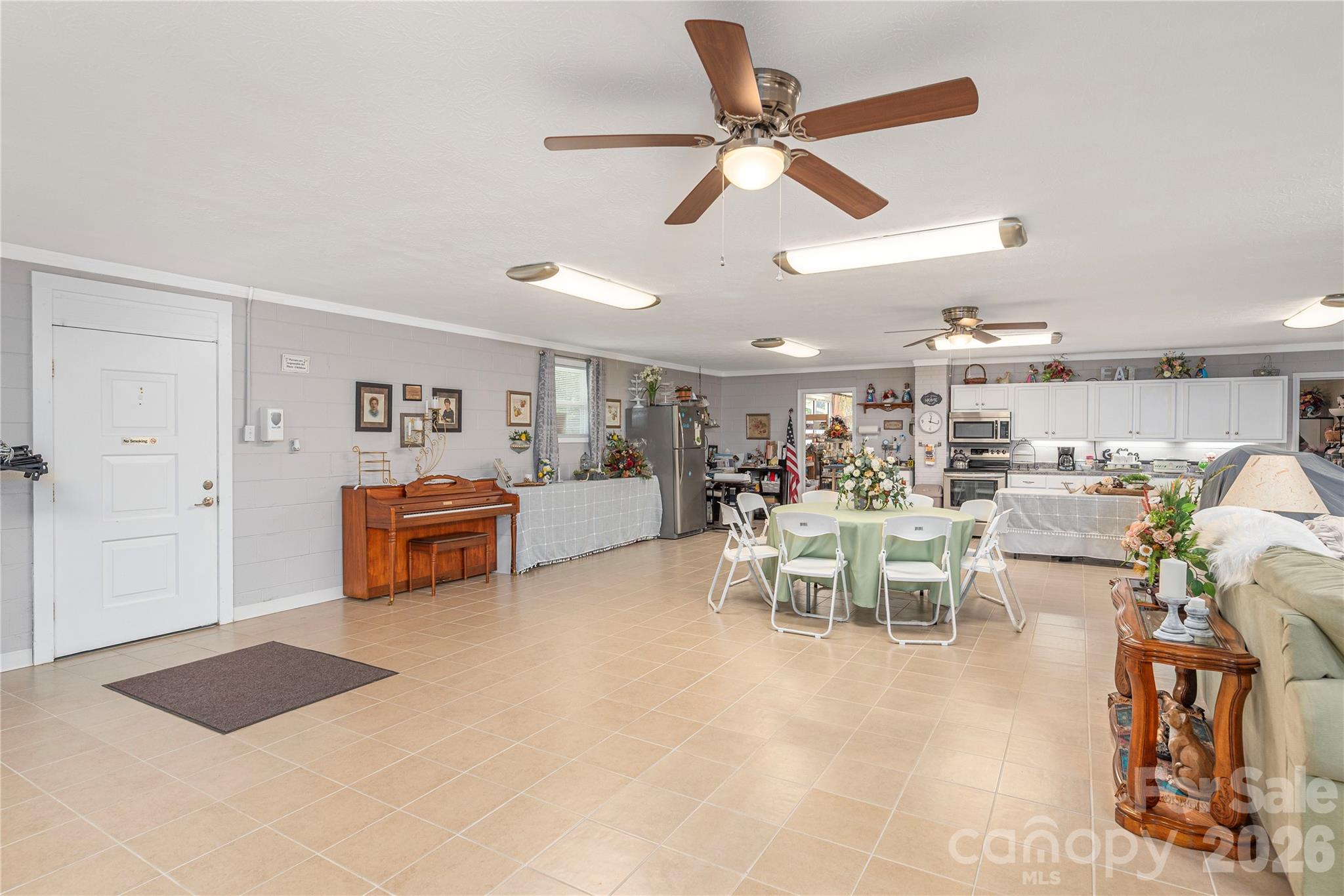 Business at 702 Love Joy Road, Canton