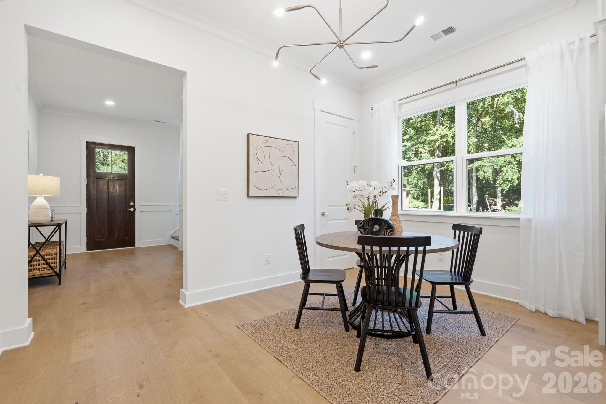 Open yet dedicated dining area - 612 Camelot Drive, Salisbury