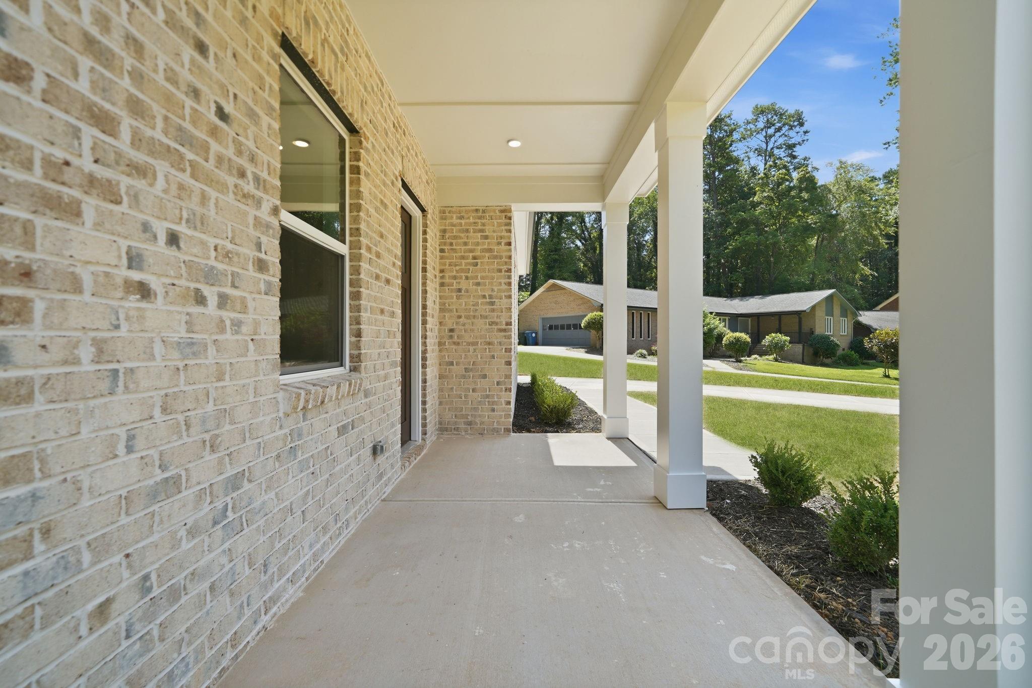 Covered front porch perfect for morning coffee - 612 Camelot Drive, Salisbury