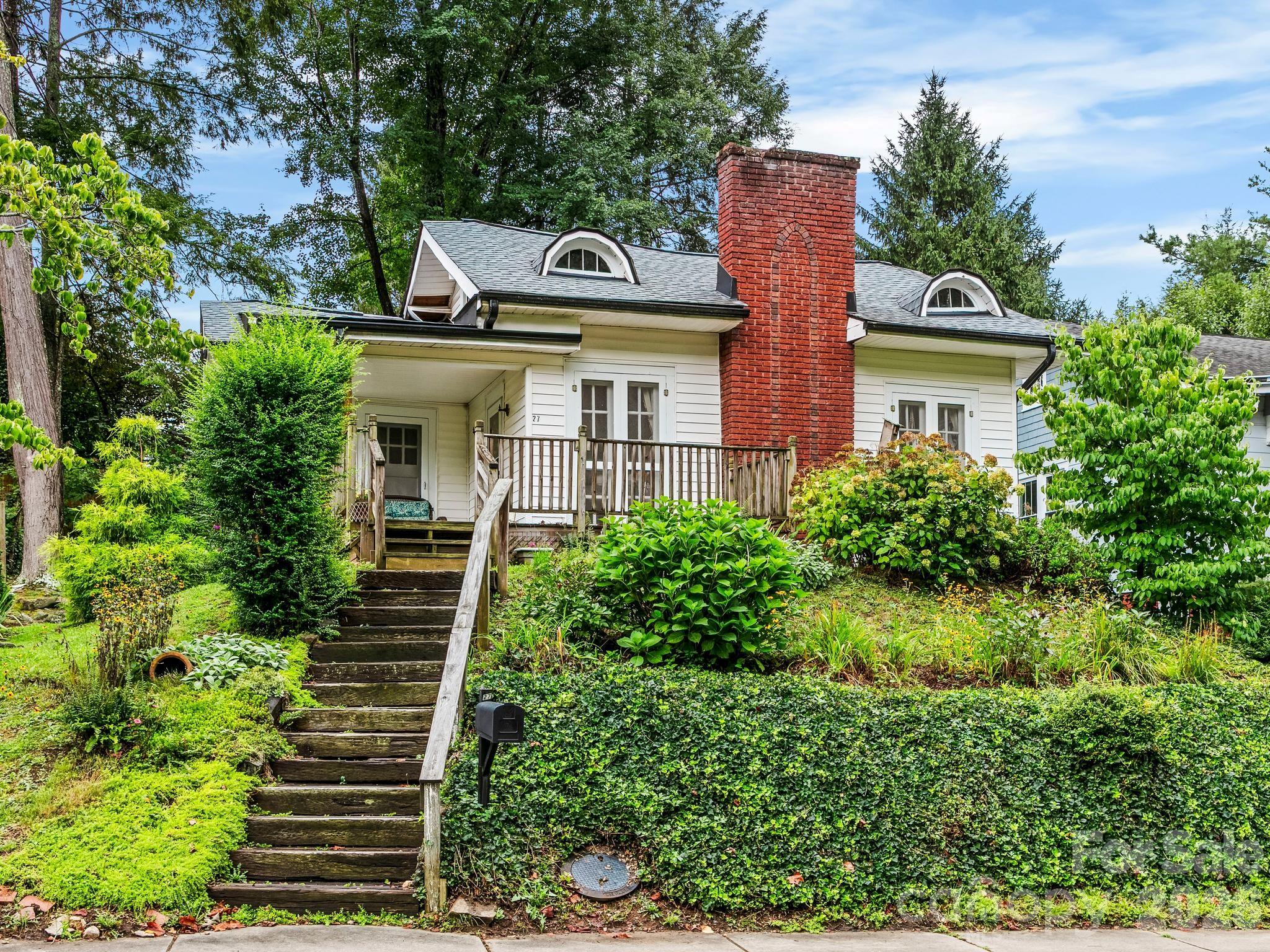 Single Family Residence at 27 Warwick Road, Asheville, photo 18 of 21