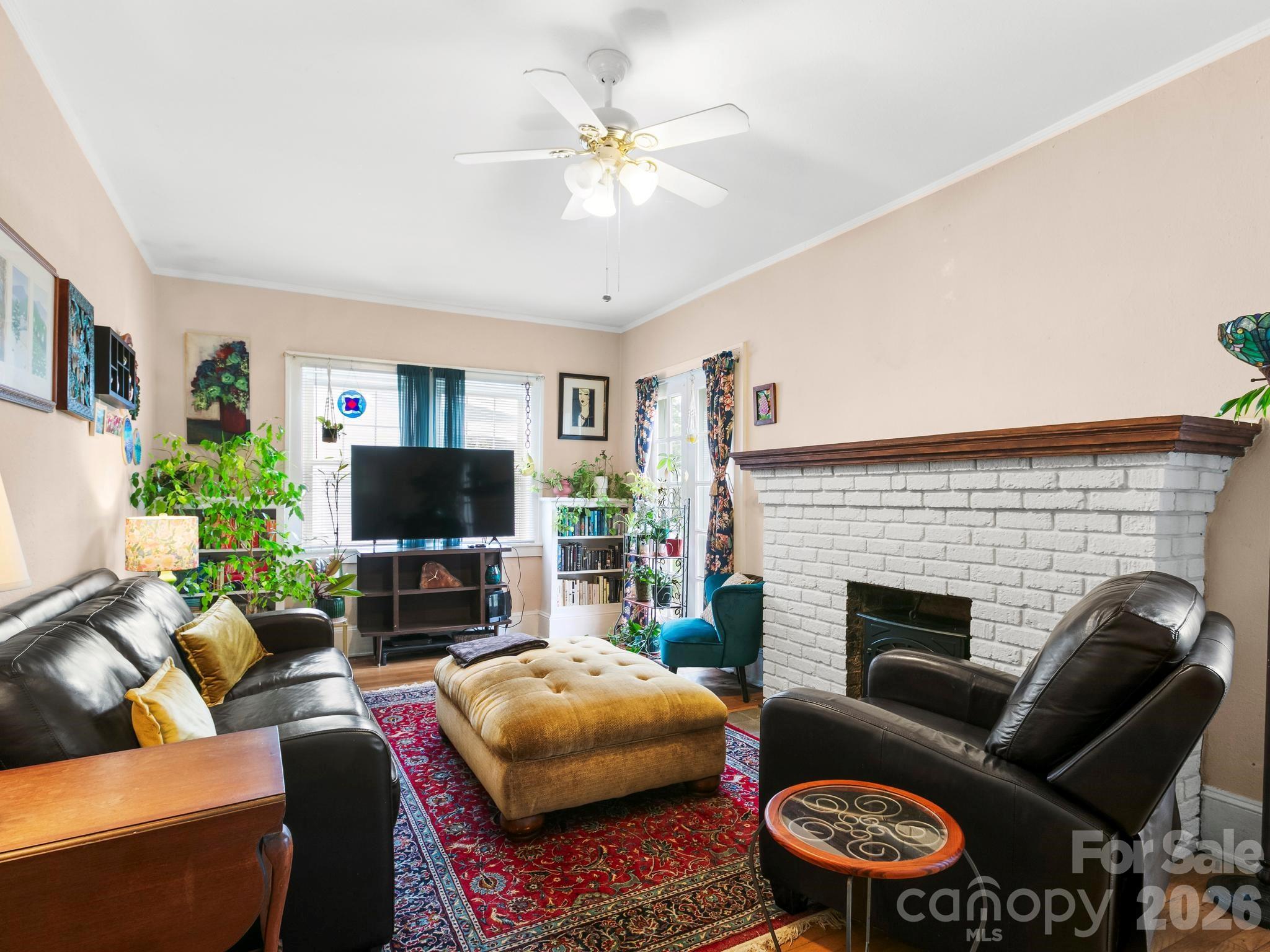 Single Family Residence at 27 Warwick Road, Asheville, photo 12 of 21