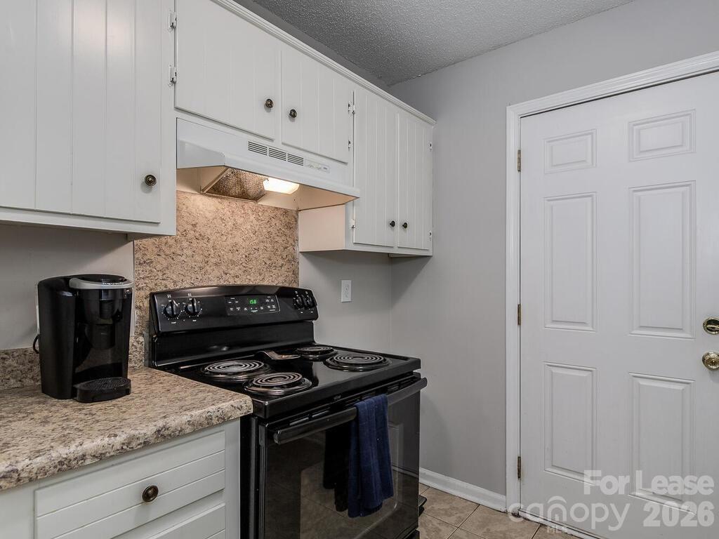 Apartment at 2611 Holton Avenue, Charlotte, photo 5 of 11