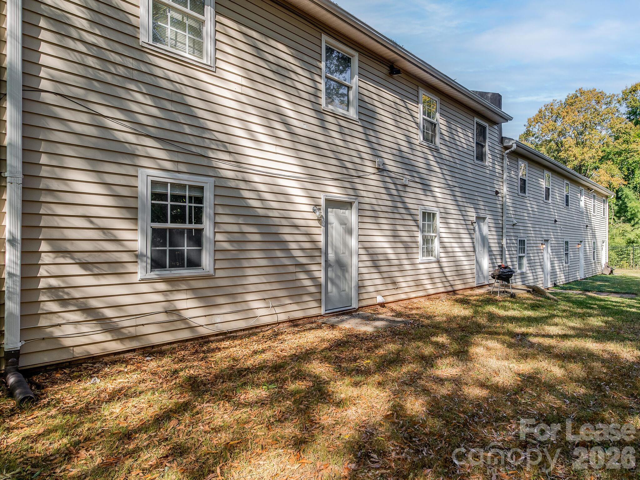 Apartment at 2611 Holton Avenue, Charlotte, photo 10 of 11