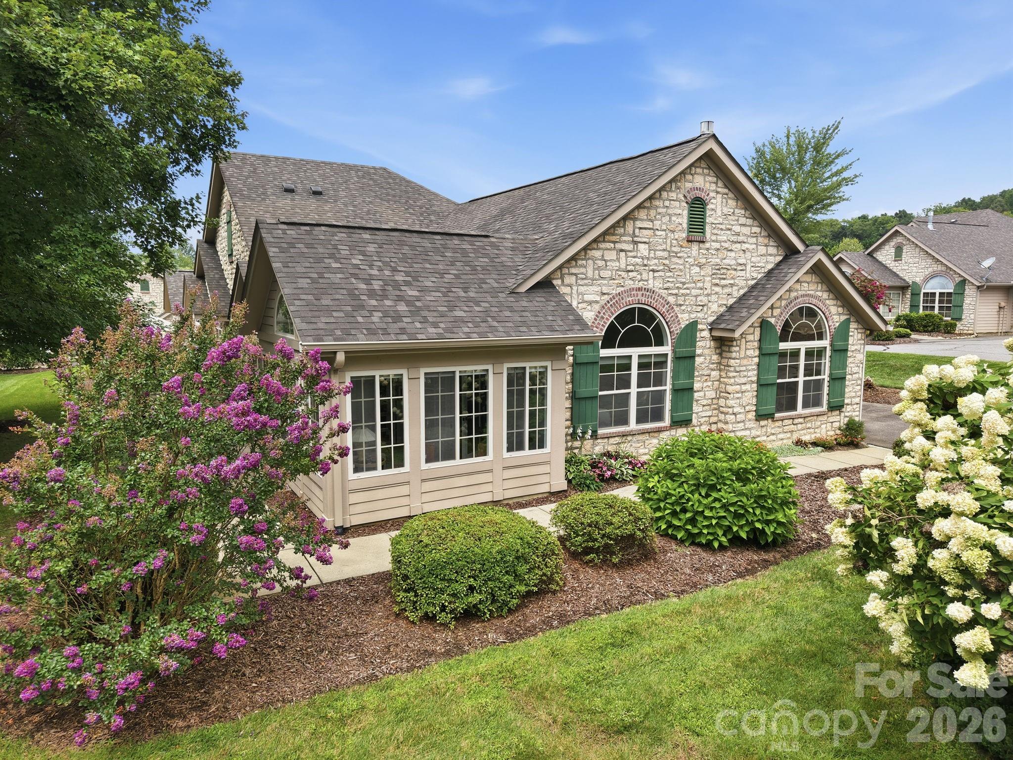 Townhouse at 98 Mountain Meadow Circle, Weaverville, photo 2 of 36