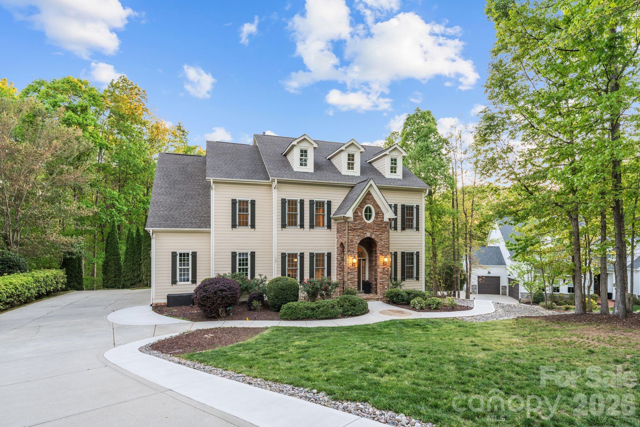 Single Family Residence at 107 Mcauley Court, Mooresville, photo 3 of 44