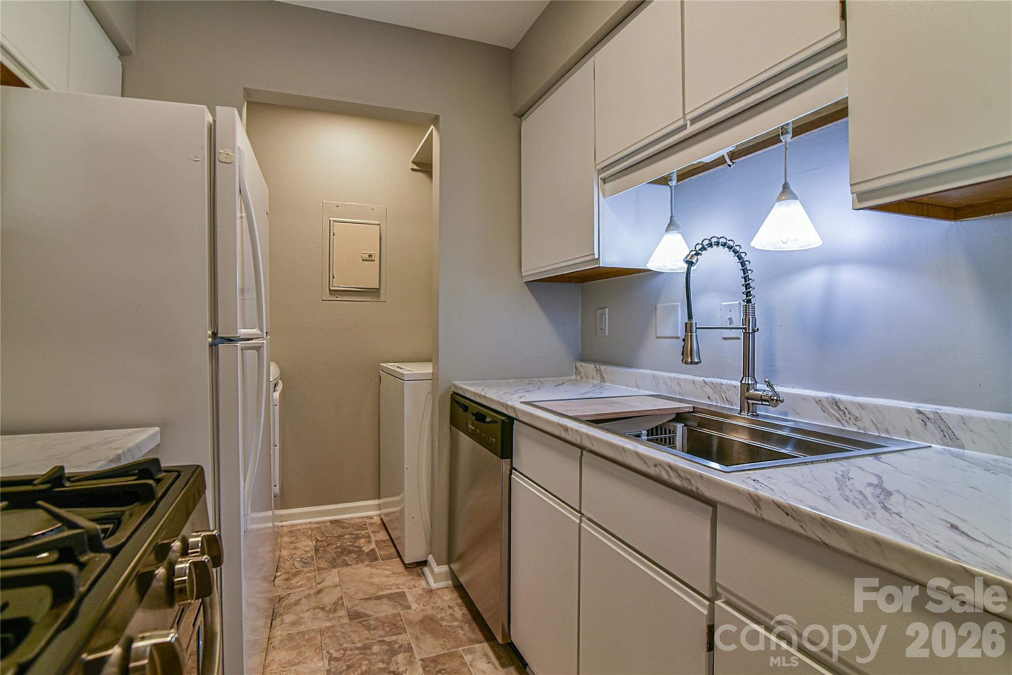 Condominium at 110 Heywood Road, Arden, photo 8 of 25