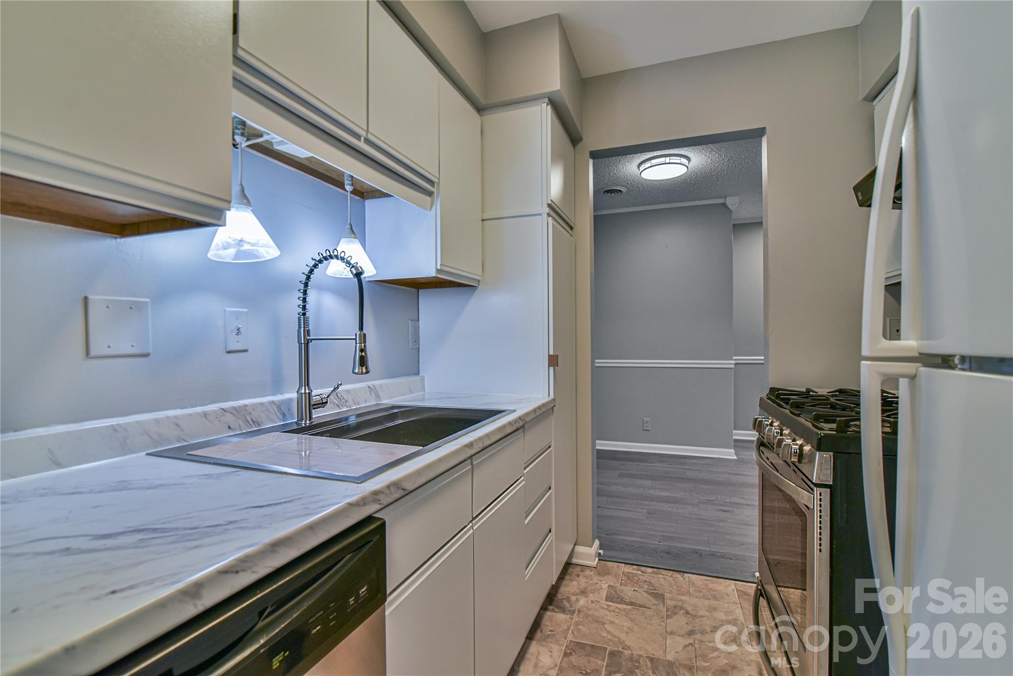Condominium at 110 Heywood Road, Arden, photo 10 of 25
