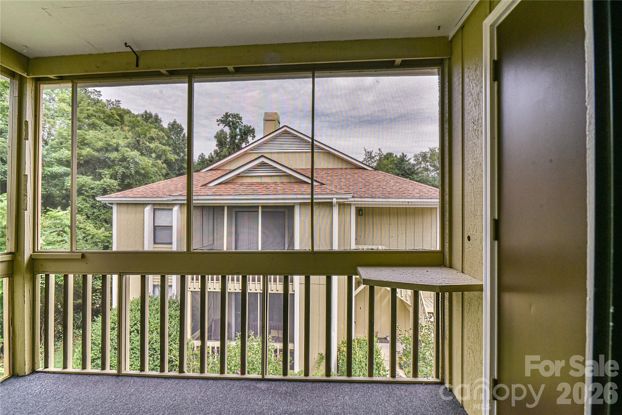 covered patio has new screens - 110 Heywood Road, Arden