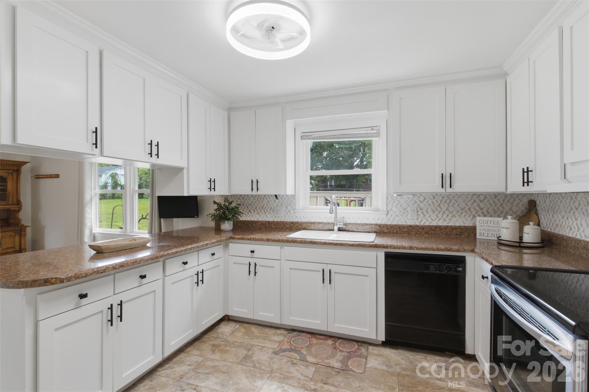 Kitchen - 220 Hunstanton Drive, Winnsboro