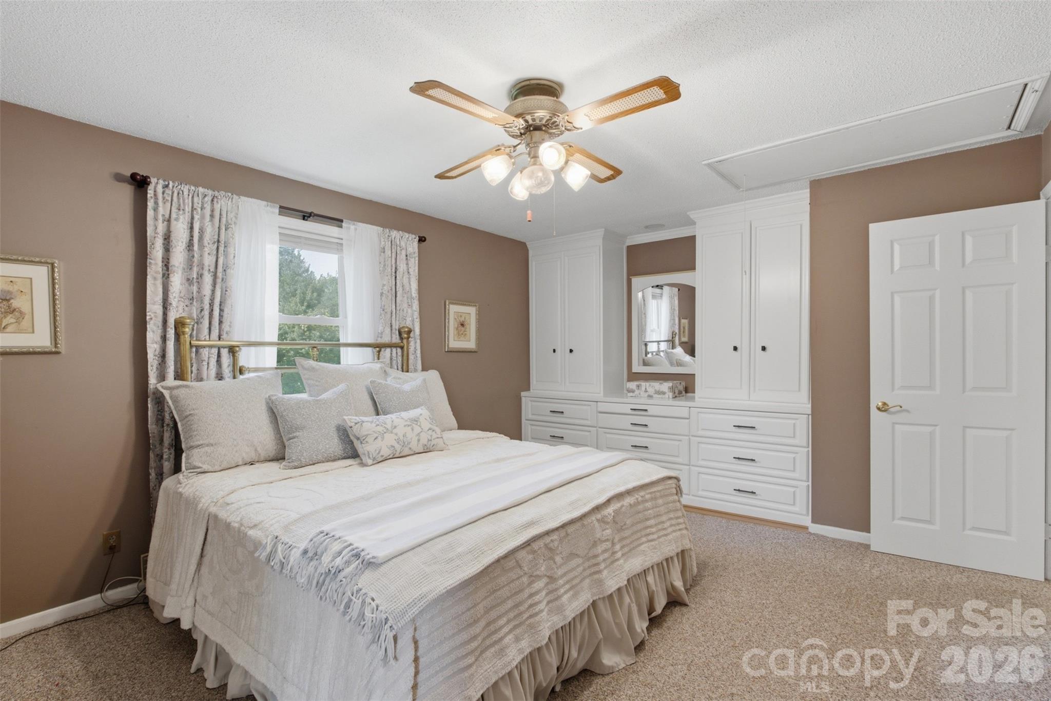 Single Family Residence at 220 Hunstanton Drive, Winnsboro, photo 10 of 27