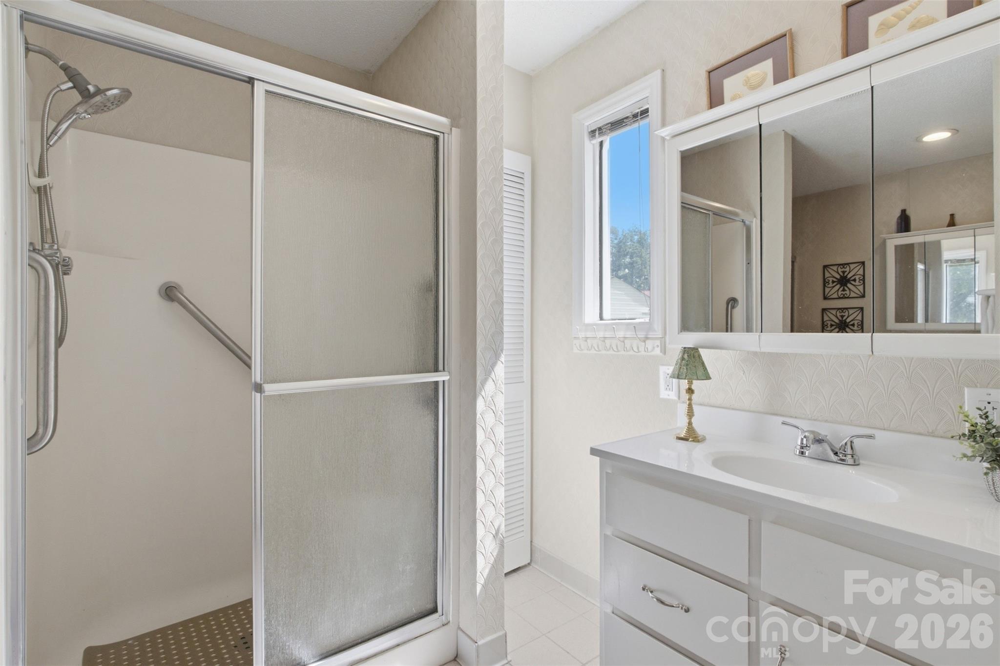 Private Primary Bath - 220 Hunstanton Drive, Winnsboro