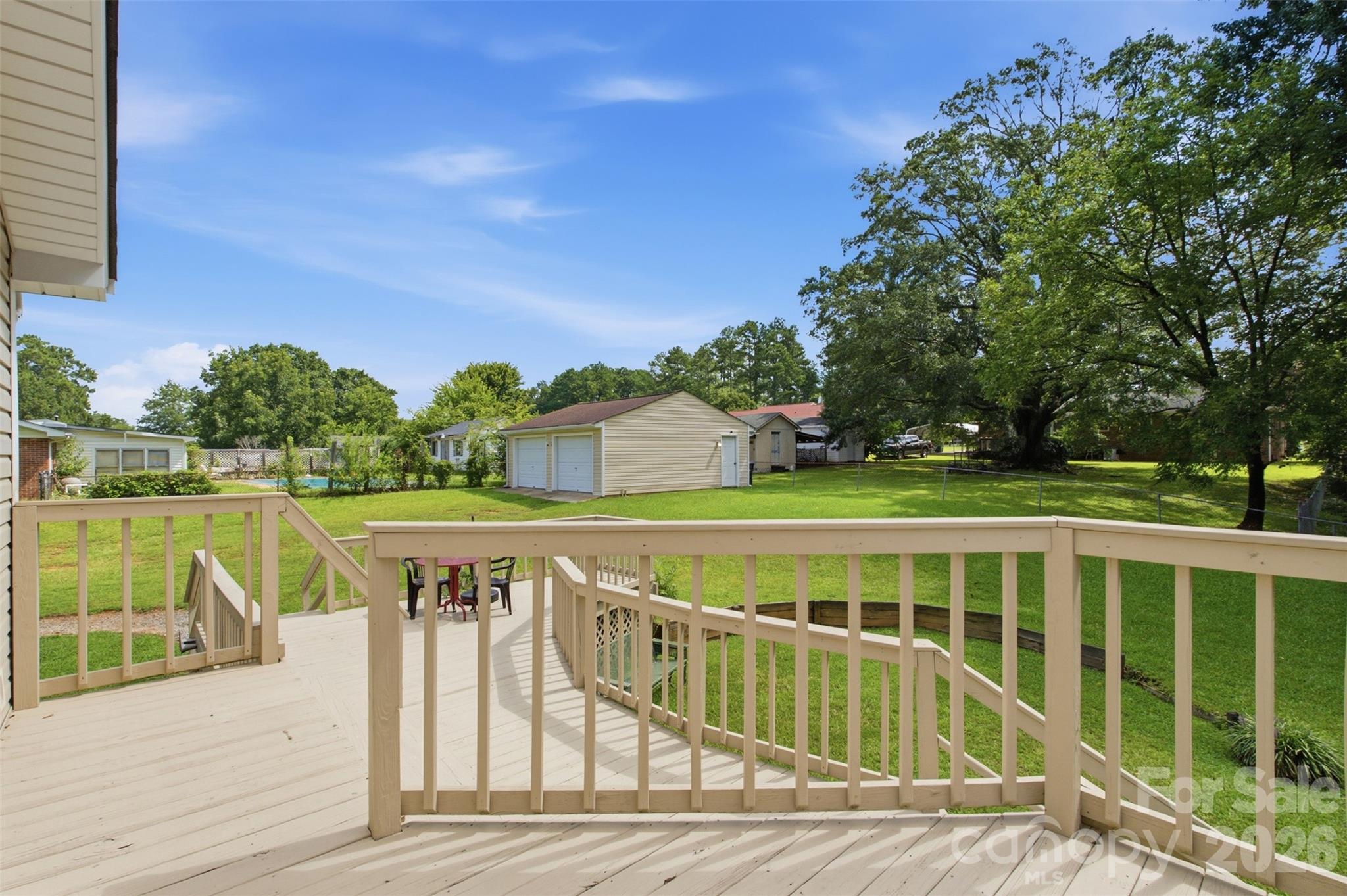 Multi-Level Deck - 220 Hunstanton Drive, Winnsboro