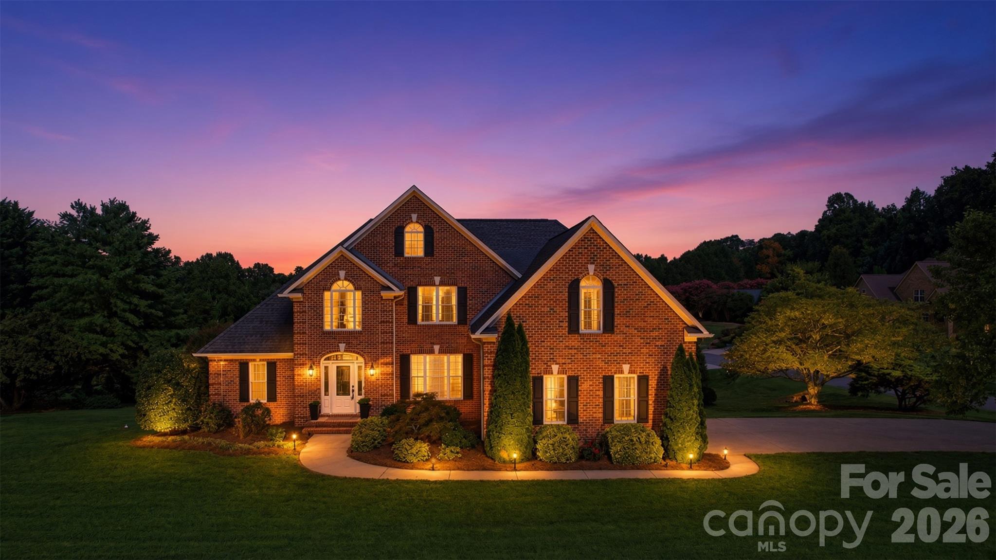 Single Family Residence at 1064 Baker Barn Road, Hickory, photo 2 of 39