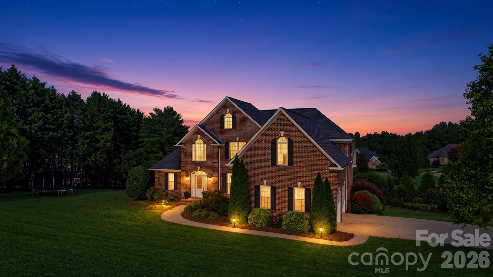 Single Family Residence at 1064 Baker Barn Road, Hickory, photo 4 of 39
