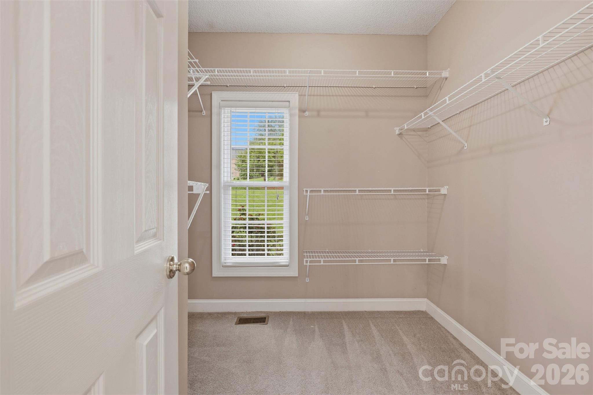 Single Family Residence at 1064 Baker Barn Road, Hickory, photo 18 of 39
