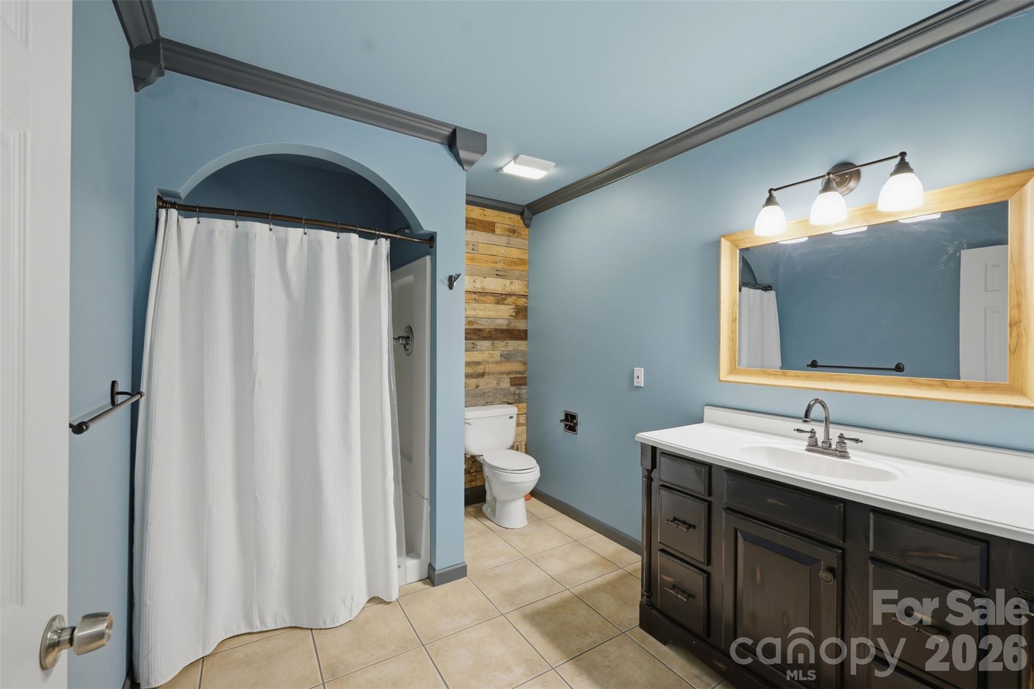 Single Family Residence at 1064 Baker Barn Road, Hickory, photo 31 of 39