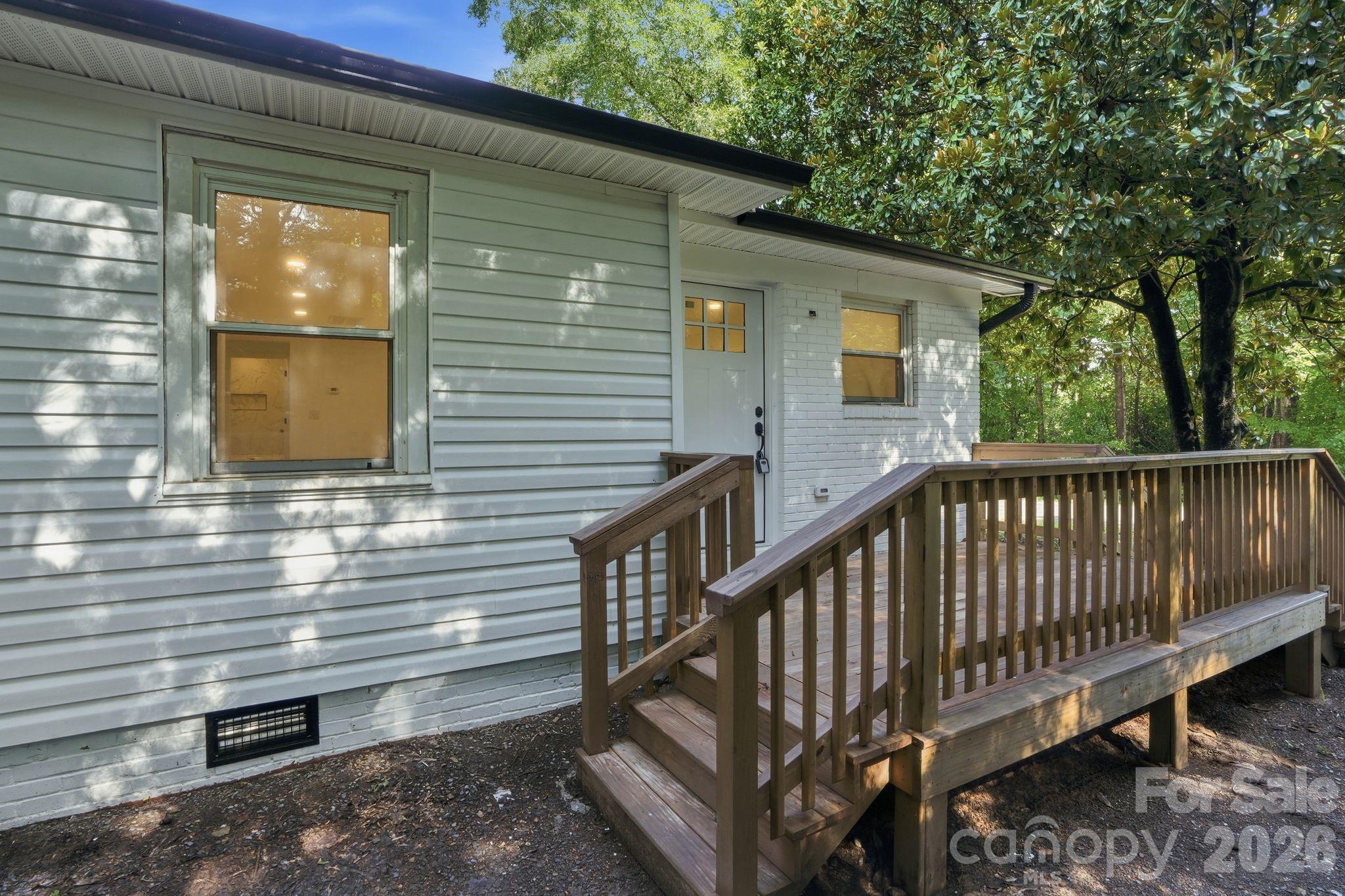 Single Family Residence at 45680 Blackhawk Lane, New London, photo 5 of 43