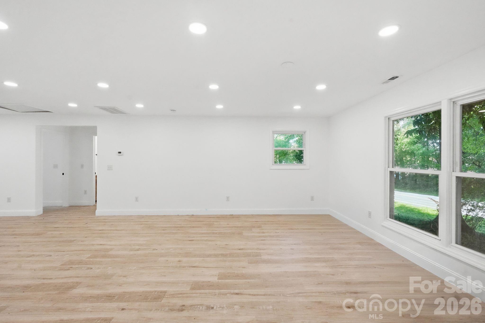 Single Family Residence at 45680 Blackhawk Lane, New London, photo 9 of 43