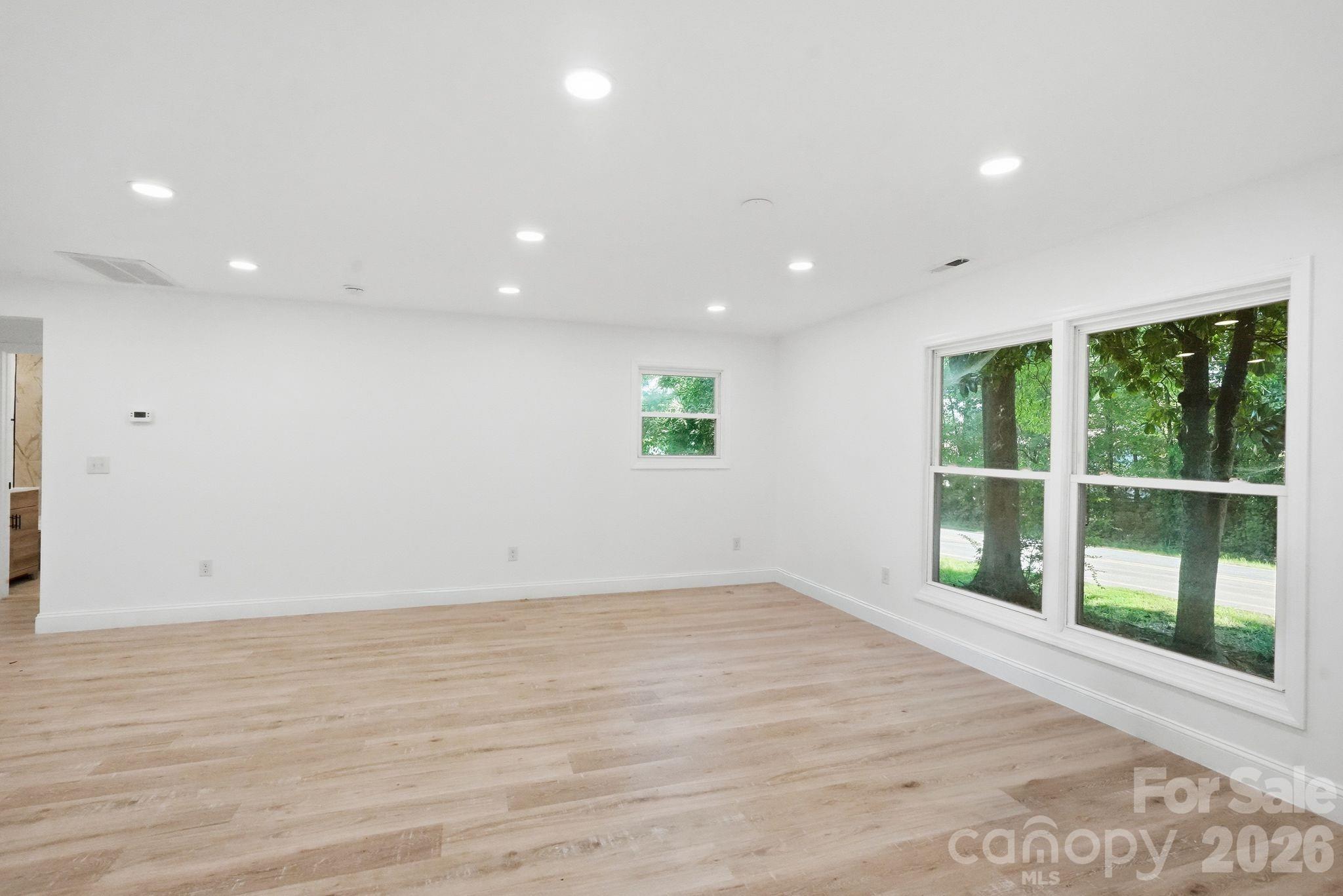Single Family Residence at 45680 Blackhawk Lane, New London, photo 10 of 43