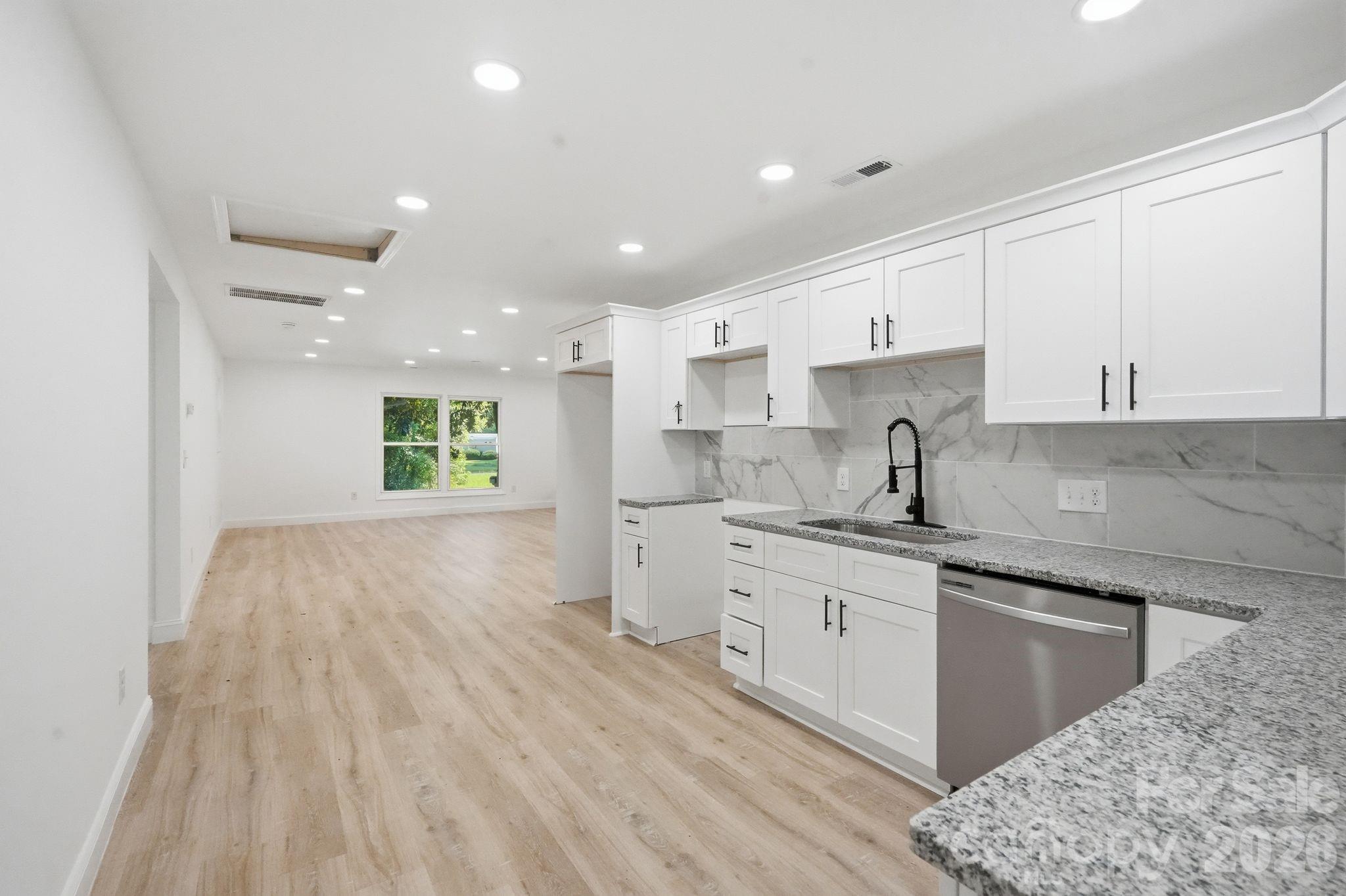 Single Family Residence at 45680 Blackhawk Lane, New London, photo 17 of 43