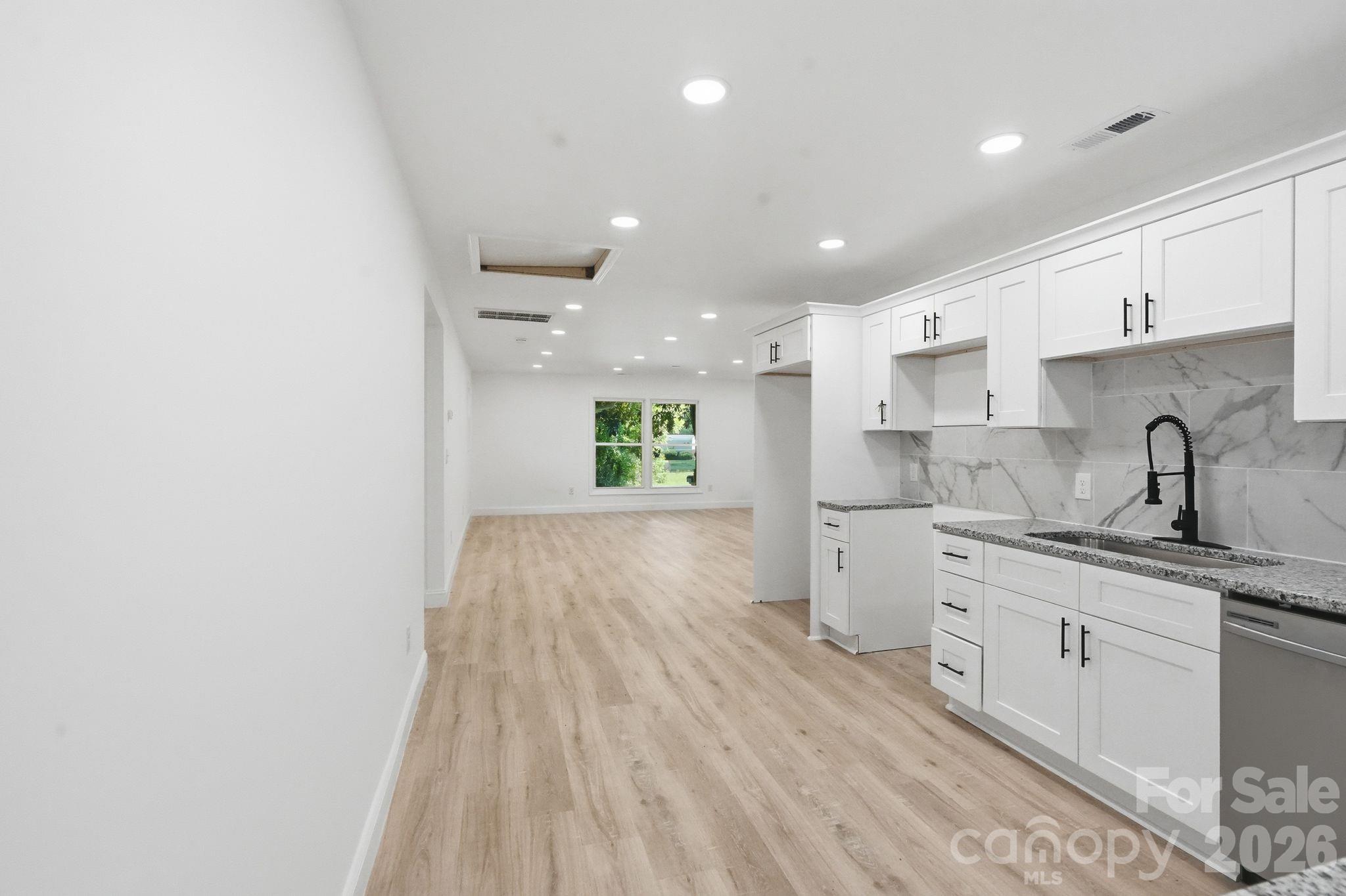 Single Family Residence at 45680 Blackhawk Lane, New London, photo 18 of 43