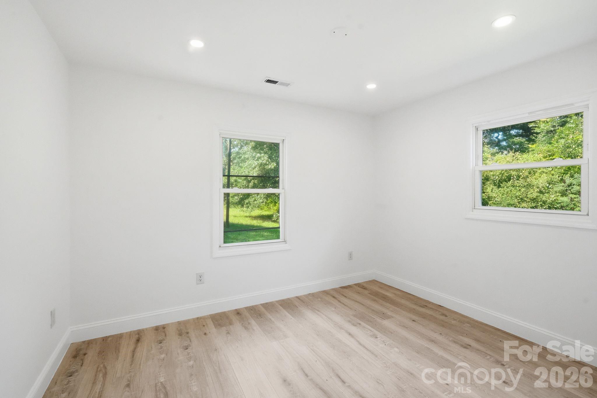 Single Family Residence at 45680 Blackhawk Lane, New London, photo 27 of 43