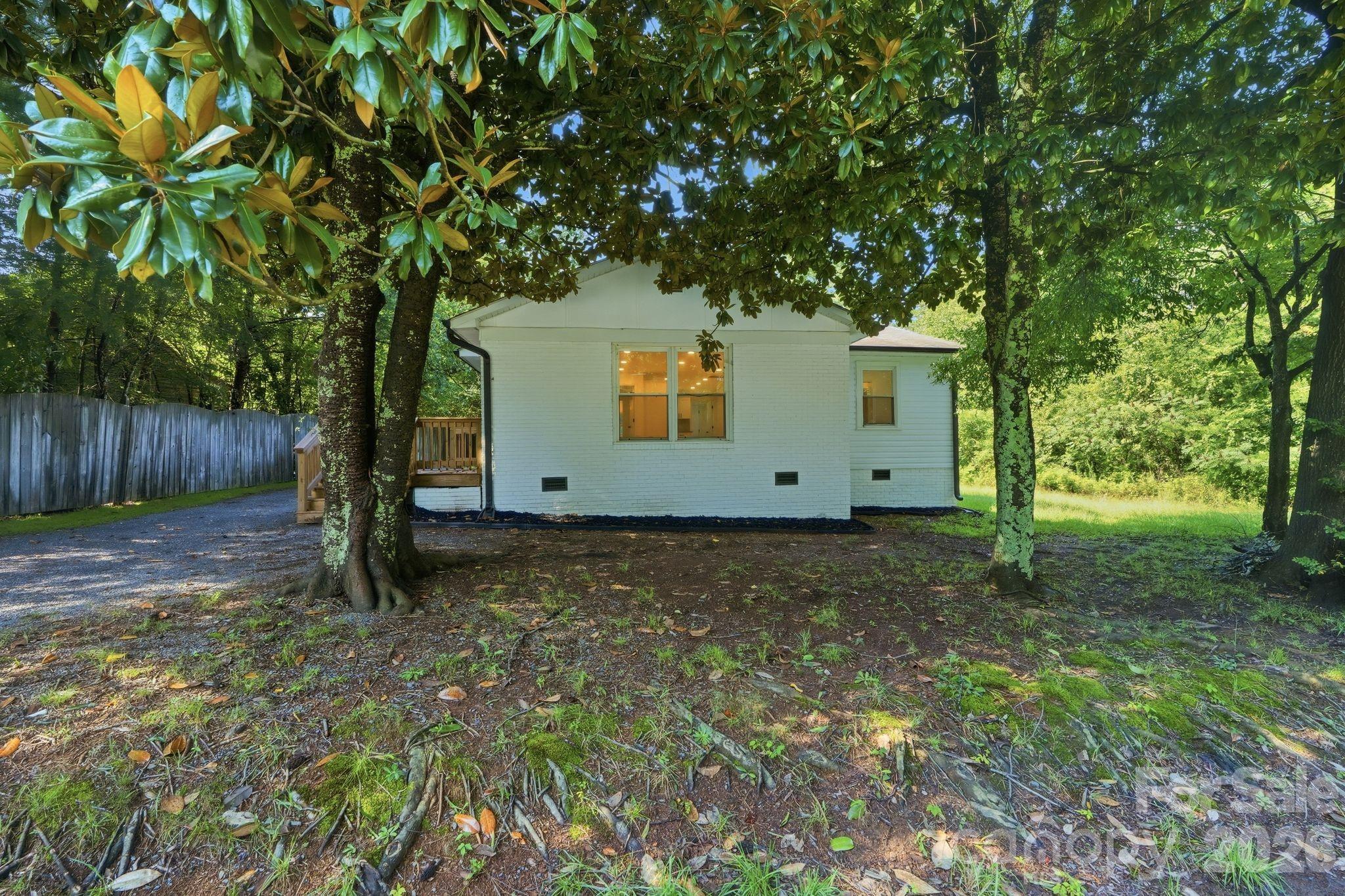 Single Family Residence at 45680 Blackhawk Lane, New London, photo 33 of 43