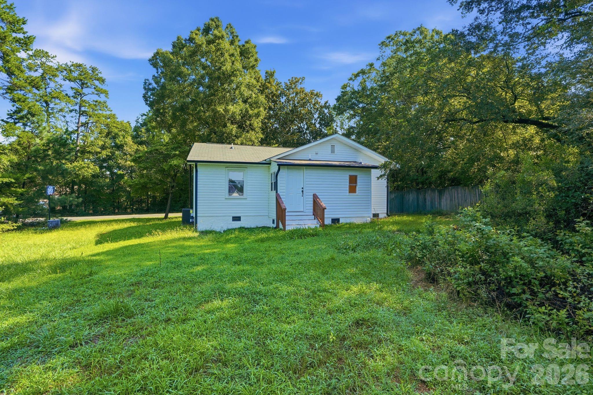 Single Family Residence at 45680 Blackhawk Lane, New London, photo 35 of 43