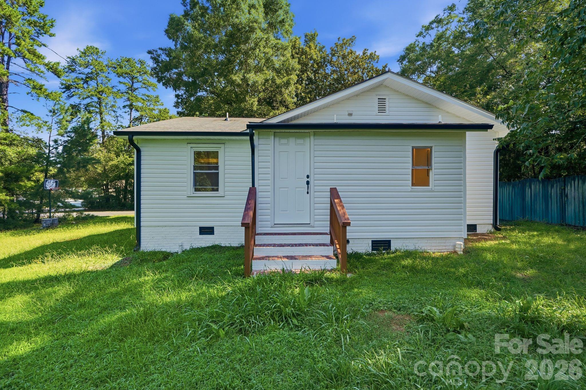 Single Family Residence at 45680 Blackhawk Lane, New London, photo 37 of 43